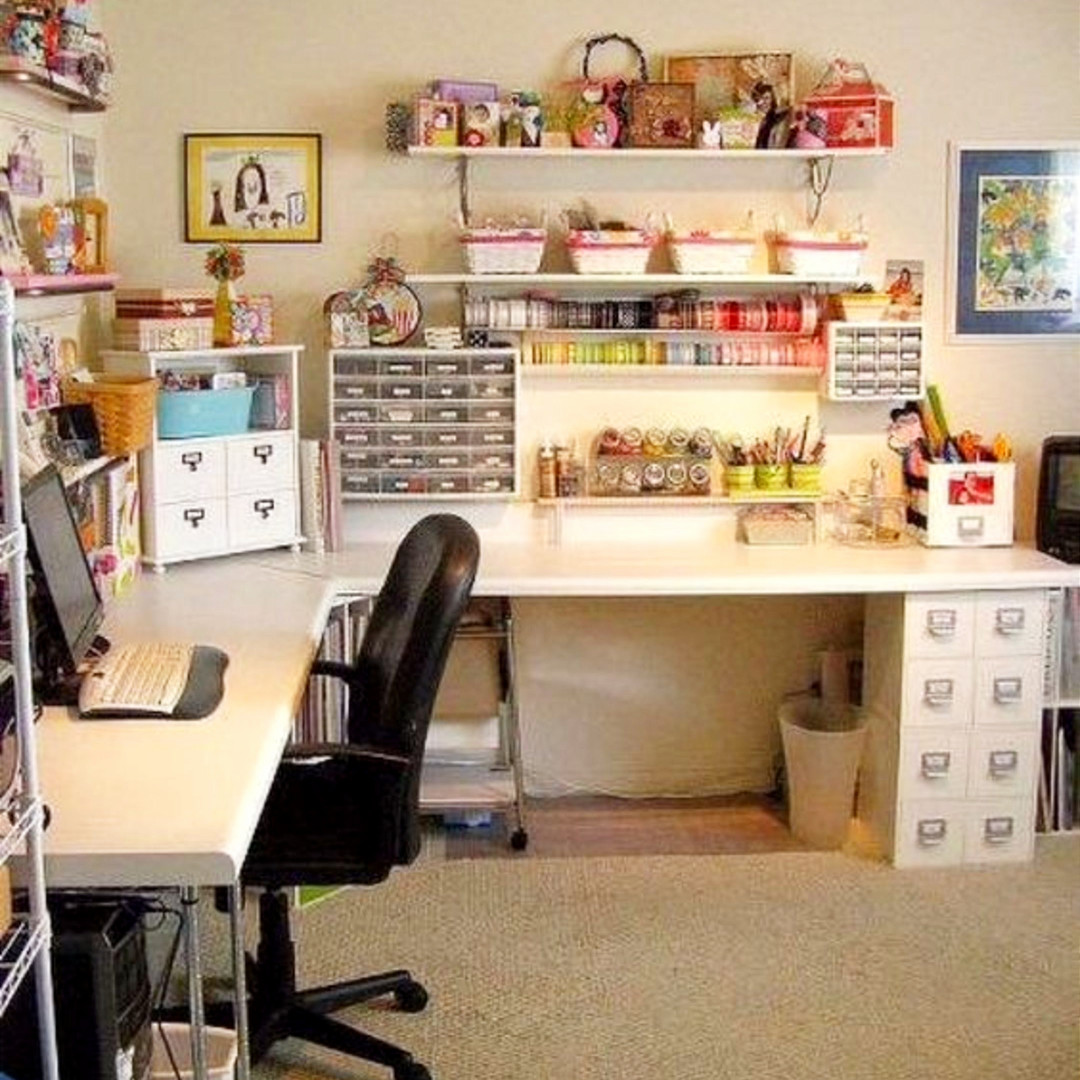 I would LOVE this craft room!