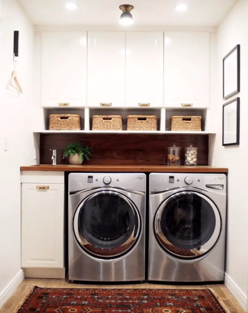 Making the most of a small laundry room - great ideas for organizing!