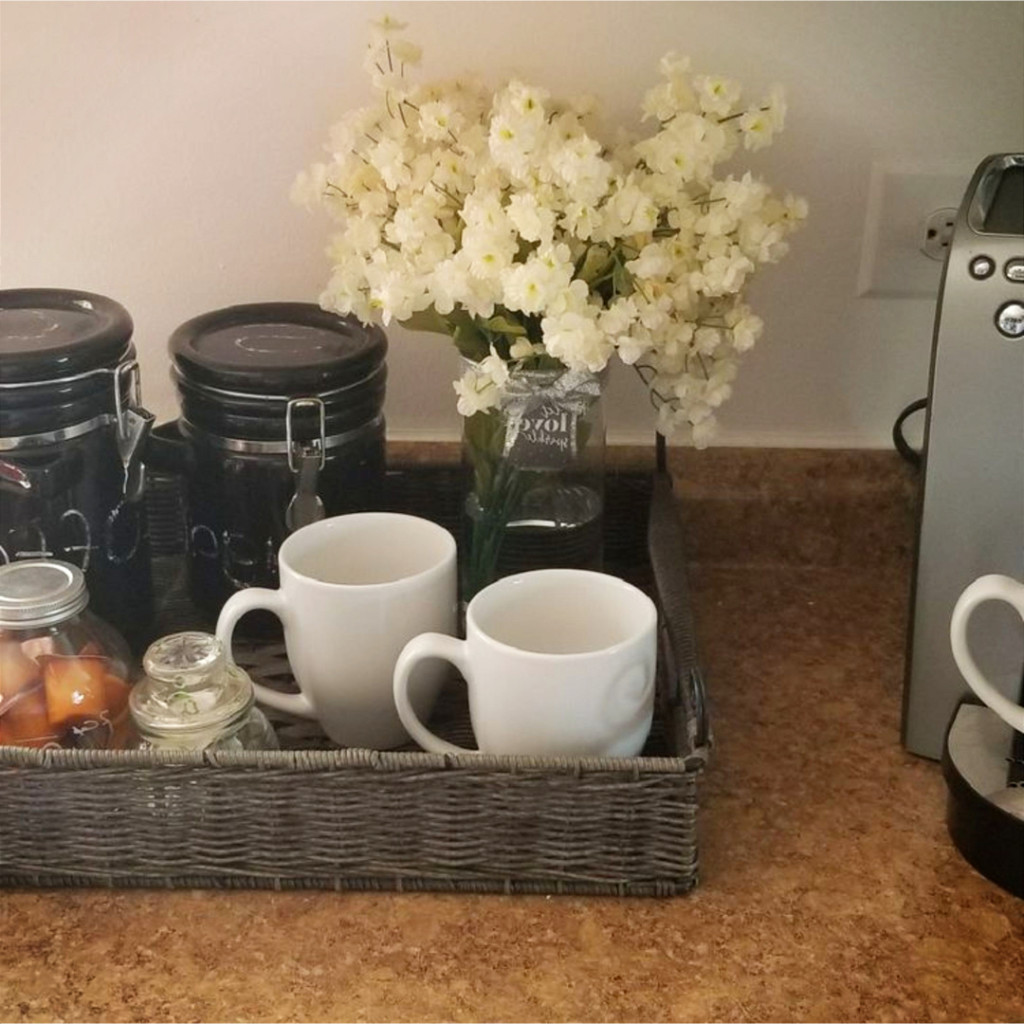 Coffee area idea for my dorm room #dormroomideas #kitchenideas #diyroomdecor #homedecorideas #diyhomedecor #farmhousedecor