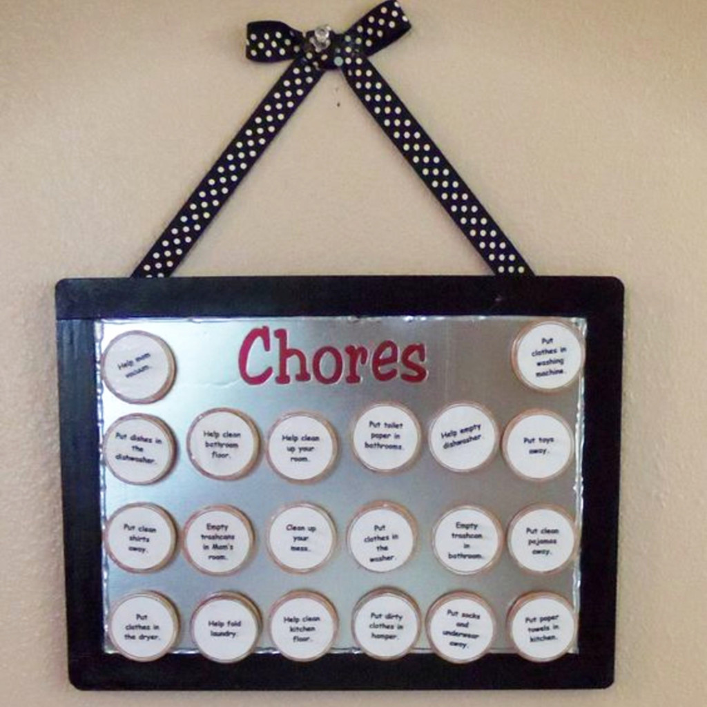 Family Chore Chart Ideas - Mom #goals - #getorganized with these #easydiy #chorecharts and #cleaningschedules - super smart #organizationideasforthehome - this family is #gettingorganized and #springcleaning