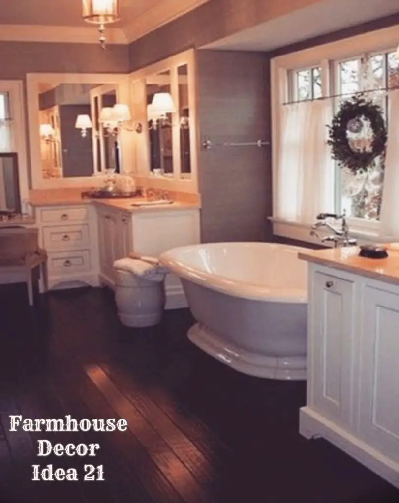 Modern Farmhouse Bathroom Decorating Idea - Clutter-free Farmhouse Decor Ideas #farmhousedecorating #rusticfarmhouse #diydecor #homedecorideas #diyhomedecor #farmhousestyle #farmhousedecorideas #decoratingideas #kitchenideas #livingroomideas #bedroomideas #bathroomideas #laundryroomideas