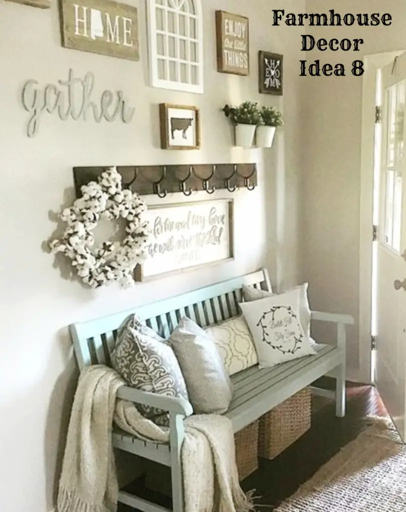 Farmhouse decorating ideas for a small foyer or entryway - Clutter-free Farmhouse Decor Ideas #farmhousedecorating #rusticfarmhouse #diydecor #homedecorideas #diyhomedecor #farmhousestyle #farmhousedecorideas #decoratingideas #kitchenideas #livingroomideas #bedroomideas #bathroomideas #laundryroomideas