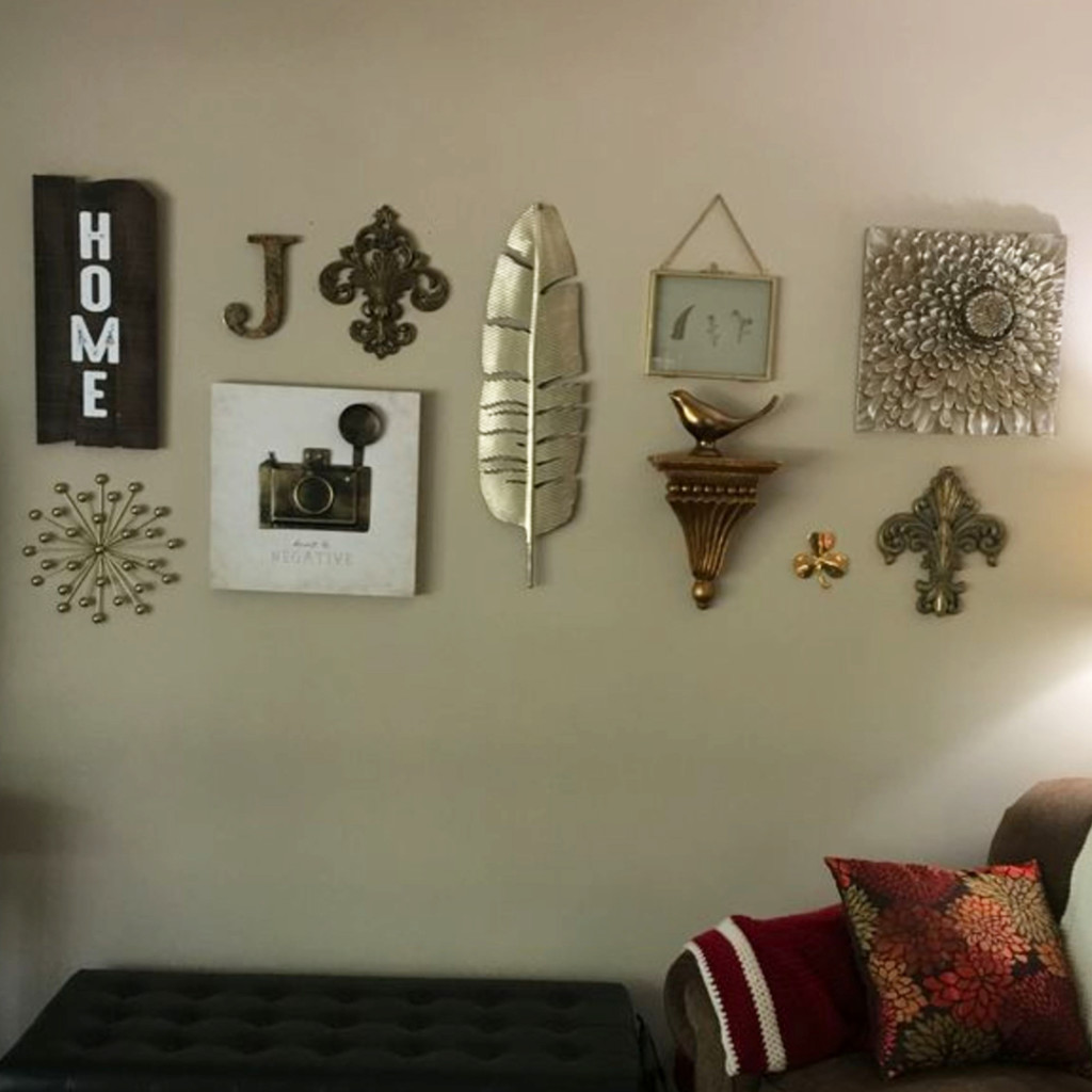 Gallery wall ideas and DIY accent wall design ideas #gallerywallideas #decoratingideas #livingroomideas #diyhomedecor #homedecorideas