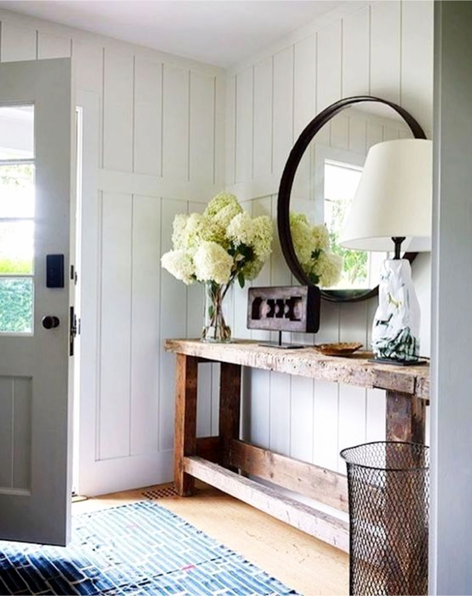 Modern Farmhouse Foyer #foyerideas #farmhousedecor #homedecorideas #diyhomedecor #farmhousestyle #farmhouse