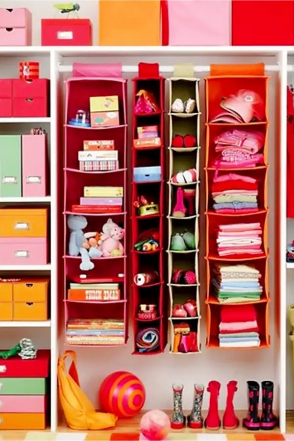 Toy organization and playroom organizing ideas #toyorganization #organizationideasforthehome #gettingorganized #playroomorganization #lifehacks #bedroomideas #momhacks #toystorage #organizing #diyhomedecor