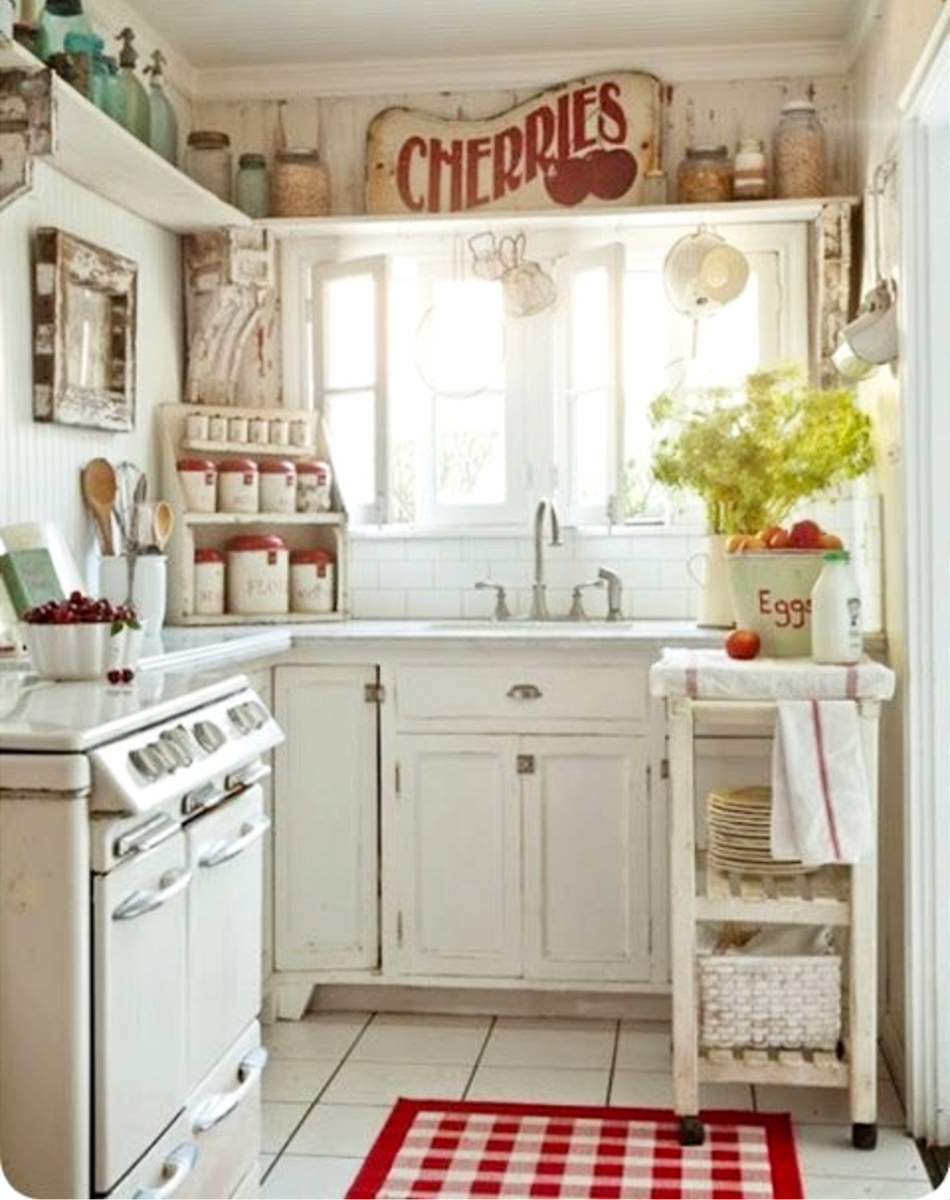 Small shabby chic farmhouse kitchen #kitchenideas #shabbychic #farmhousekitchen #farmhousedecor #homedecorideas #diyhomedecor #farmhousestyle #farmhouse