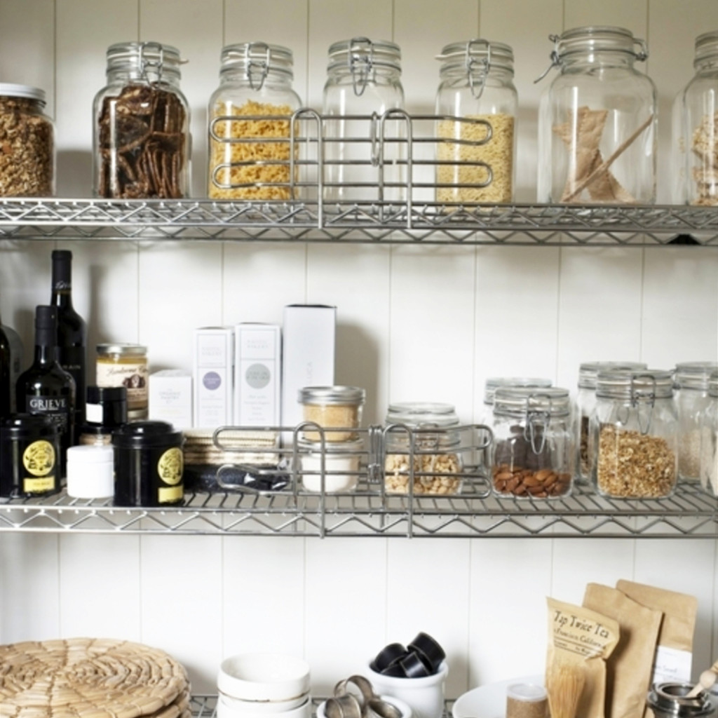 Small Kitchen Organization Hacks - How to Organize a Small Kitchen with No Pantry #smallkitchenorganization #nopantry #nopantrysolutions #kitchenorganization #gettingorganized #organizationideasforthehome #storagesolutions #diystorageideas