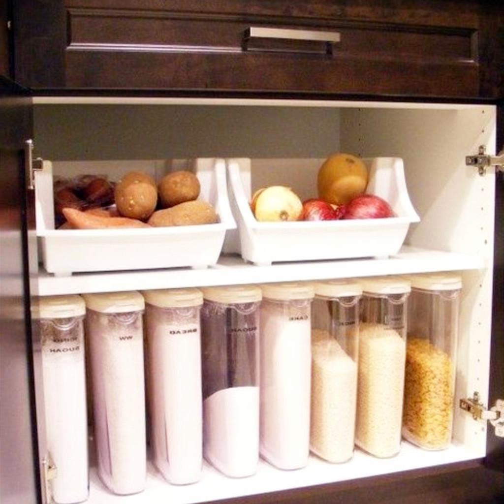 Small Kitchen Organization Hacks - How to Organize a Small Kitchen with No Pantry #smallkitchenorganization #nopantry #nopantrysolutions #kitchenorganization #gettingorganized #organizationideasforthehome #storagesolutions #diystorageideas