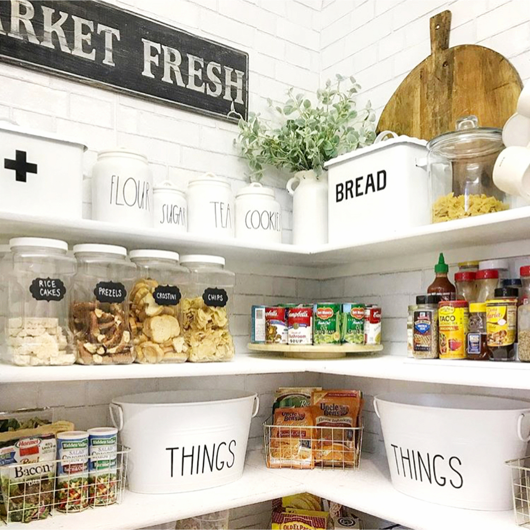 Farmhouse Kitchen Pantry ideas - Farmhouse style kitchen and pantry - pantry organization ideas