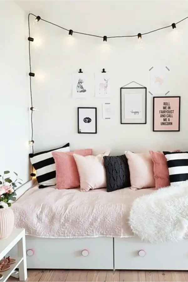 DIY Small bedroom organization and storage ideas on a budget - Small Bedroom Storage Ideas - Creative Storage Ideas for Small Bedrooms #gettingorganized