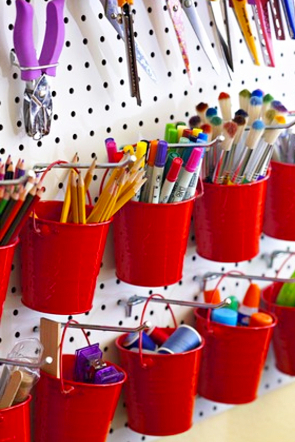 Home organization tips and useful life hacks I love! Use baskets, bins, bright colored buckets and shelves for organizing life.  When you're getting organized make staying organized easier with pretty and clever cleaning hacks like these.  Great for home office organization, college dorm organization and organizing ideas for all rooms.