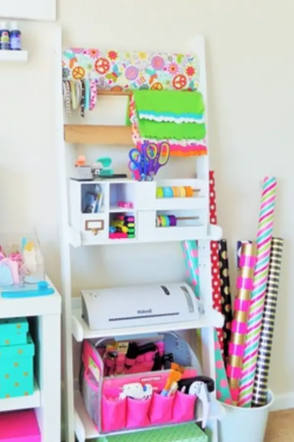 Home organization tips and useful life hacks I love! Use baskets, bins, bright colored buckets and shelves for organizing life.  When you're getting organized make staying organized easier with pretty and clever cleaning hacks like these.  Great for home office organization, college dorm organization and organizing ideas for all rooms.