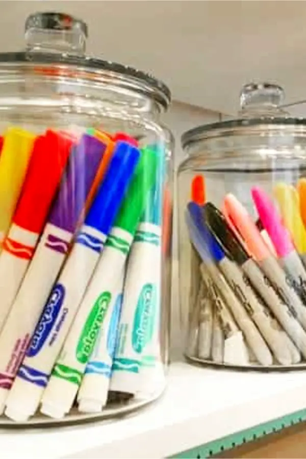 Home organization tips and useful life hacks I love! Use baskets, bins, bright colored buckets and shelves for organizing life.  When you're getting organized make staying organized easier with pretty and clever cleaning hacks like these.  Great for home office organization, college dorm organization and organizing ideas for all rooms.