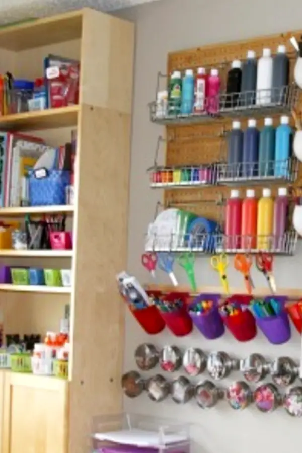 Home organization tips and useful life hacks I love! Use baskets, bins, bright colored buckets and shelves for organizing life.  When you're getting organized make staying organized easier with pretty and clever cleaning hacks like these.  Great for home office organization, college dorm organization and organizing ideas for all rooms.