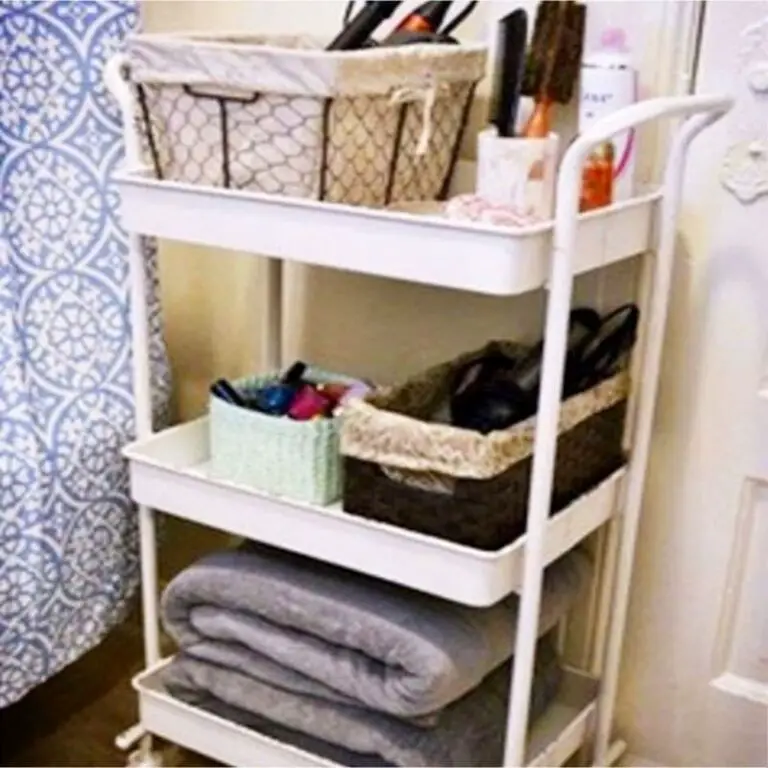 7 Small Bathroom Storage Ideas To Streamline Your Bathroom (even if you ...